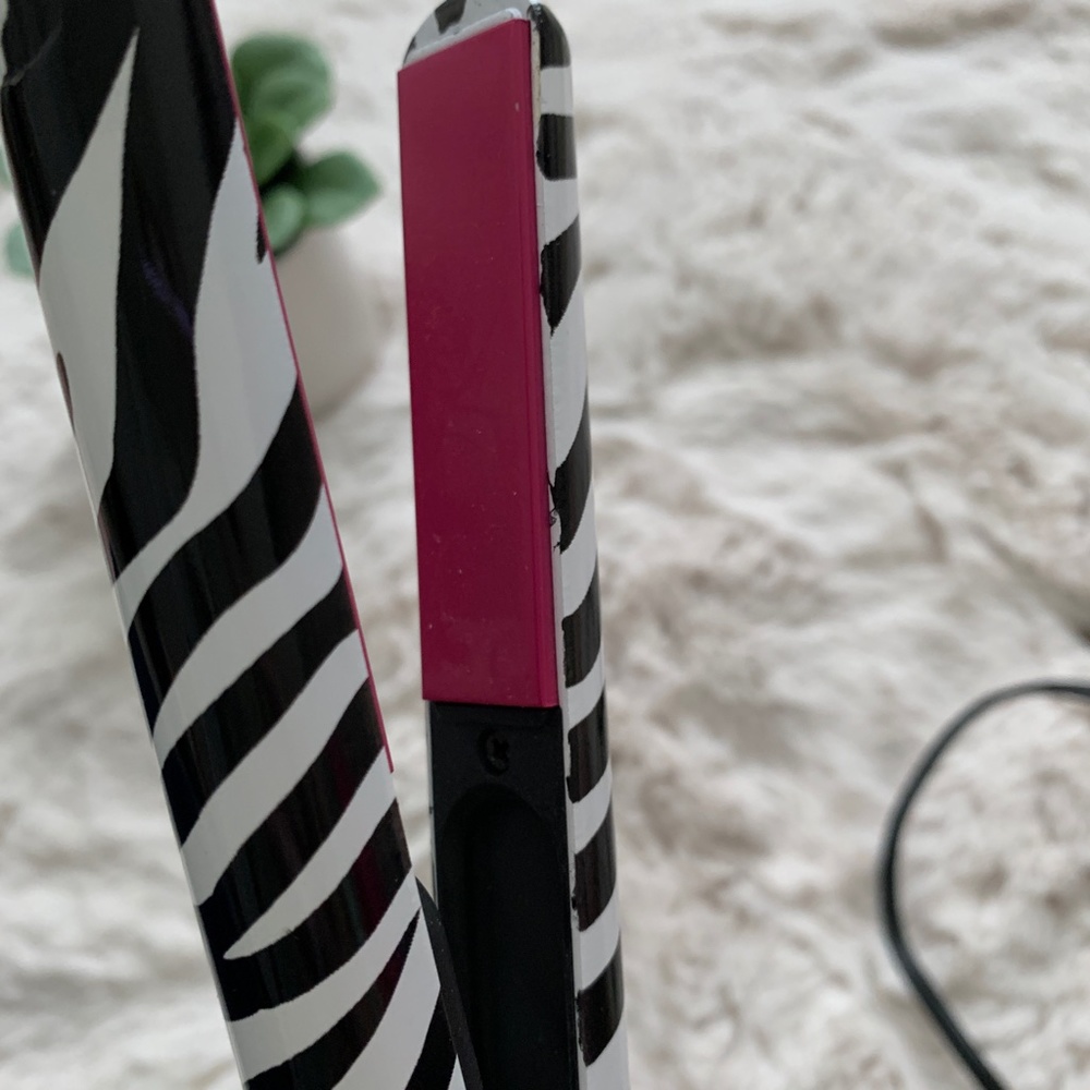 Zoe Mini Travel Zebra Striped Flat Iron - Picture 6 of 9